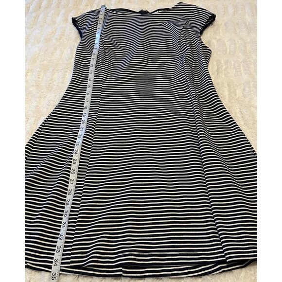 Women's GAP Brand Fit & Flare Dress Knee Length Black White Striped Size 12 - Picture 6 of 16